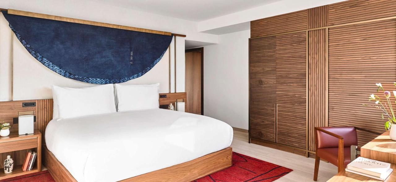 Nobu Hotel Barcellona Esterno foto A bedroom at the hotel