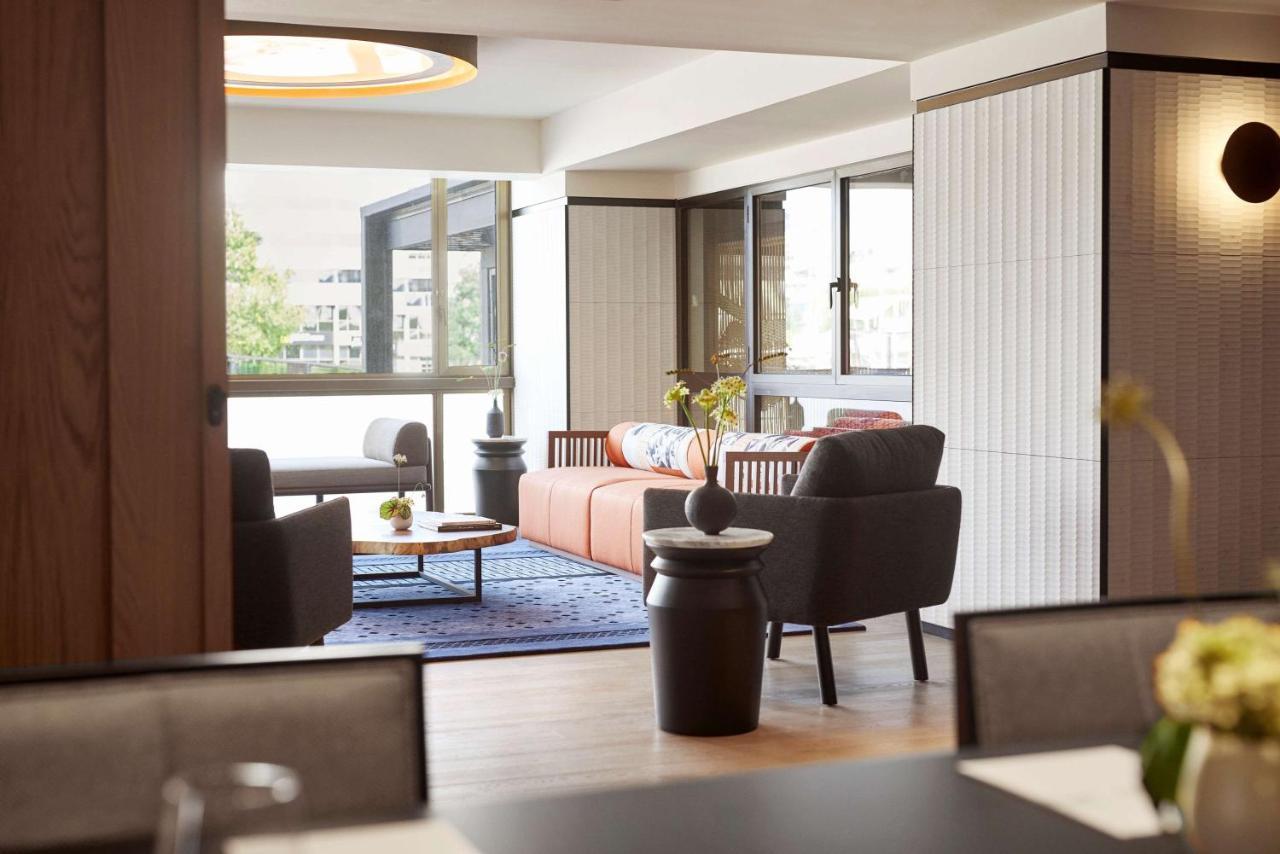 Nobu Hotel Barcellona Esterno foto The Living Room at The Hari