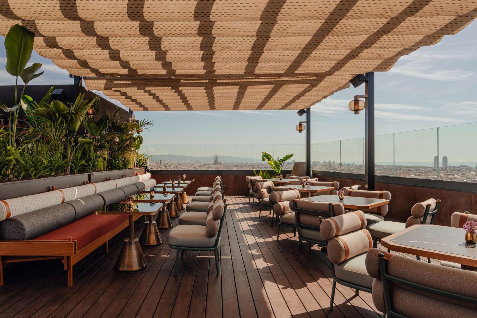 Nobu Hotel Barcellona Esterno foto The rooftop bar at the Mandarin Oriental Barcelona
